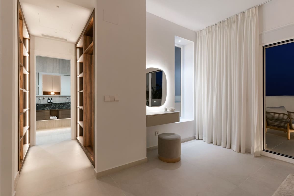 Ático de 3 habitaciones en Nueva Andalucia en venta con piscina garaje - 1.795.000 € (Ref: 9691369)