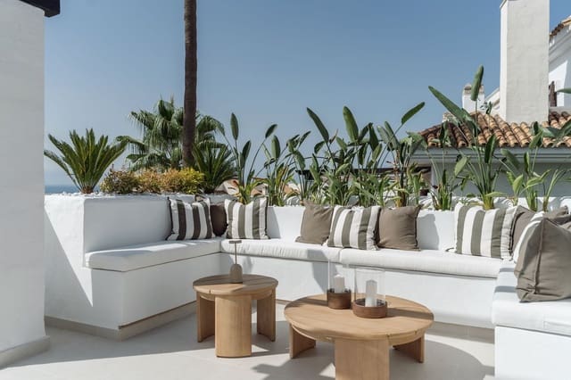 Ático de 3 habitaciones en Nueva Andalucia, Marbella en venta con piscina garaje - 1.795.000 € (Ref: 9691369)