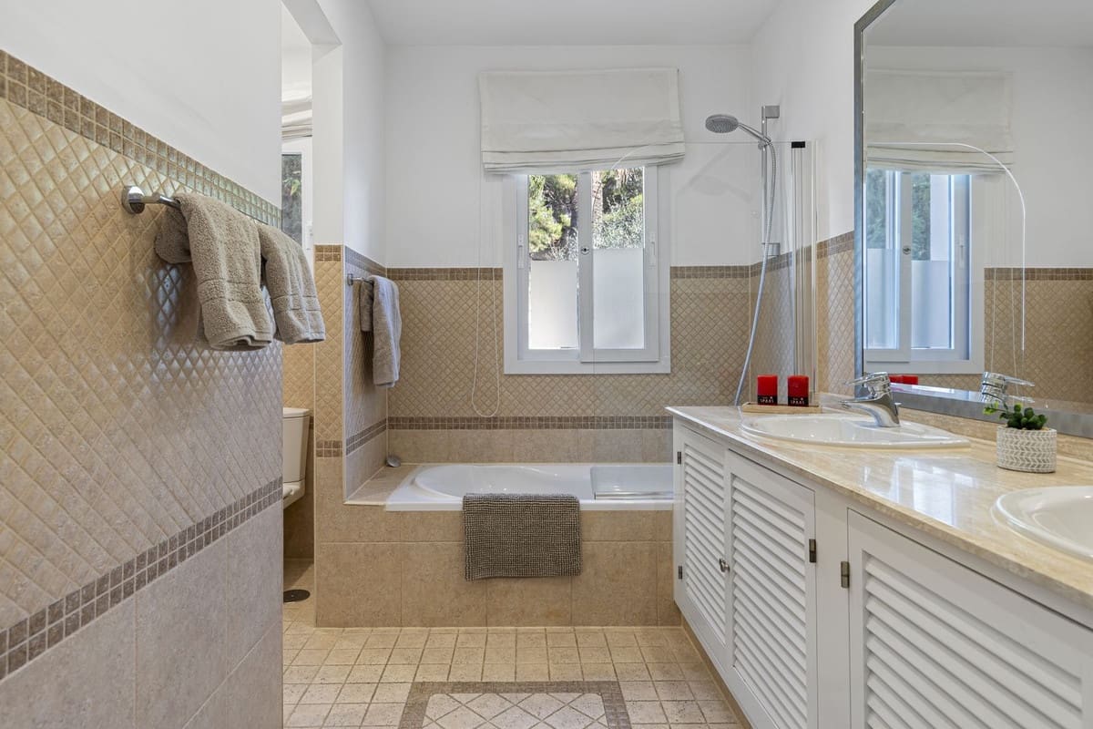 3 sypialnia Apartament na sprzedaż w Puerto de la Torre z basenem garażem - 650 000 € (Ref: 9691407)