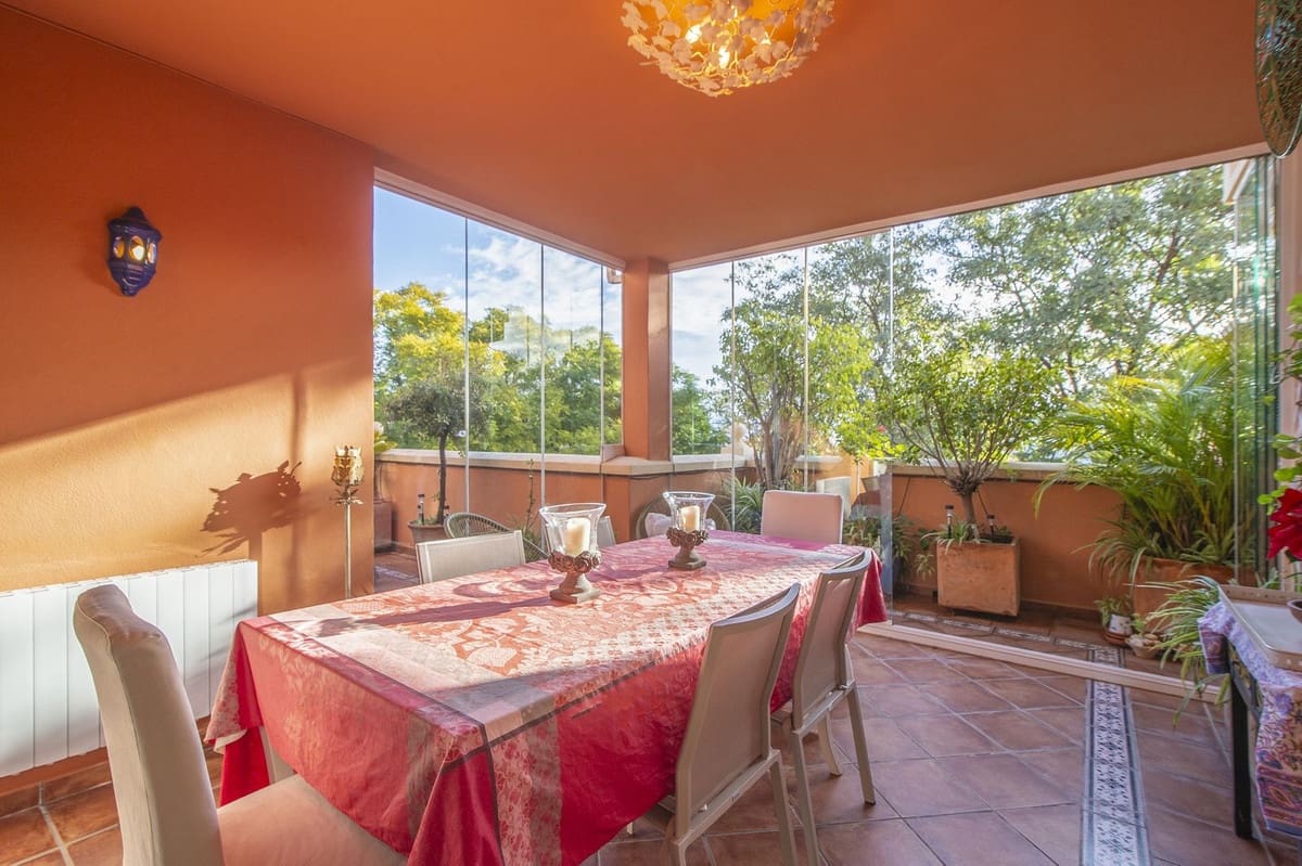 3 bedroom Apartment for sale in Nueva Andalucia with pool garage - € 775,000 (Ref: 9691422)