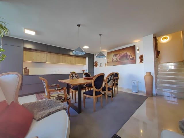 3 slaapkamer Appartement te koop in Estepona met zwembad garage - € 415.000 (Ref: 9691466)