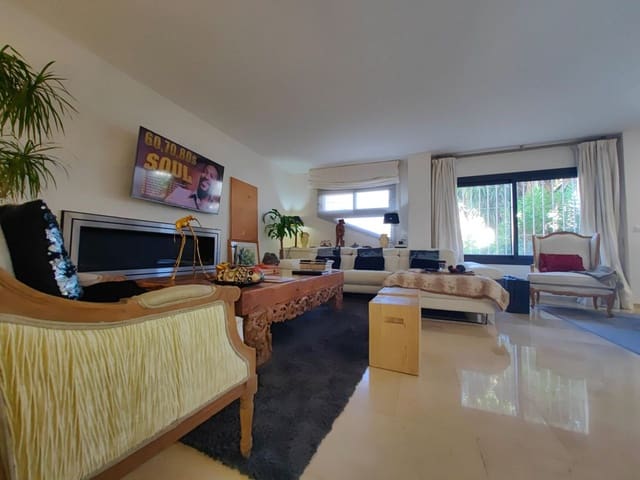 3 slaapkamer Appartement te koop in Estepona met zwembad garage - € 415.000 (Ref: 9691466)