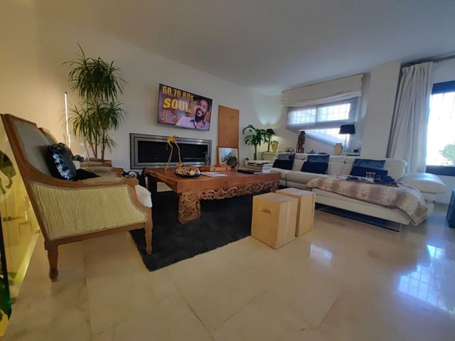 3 slaapkamer Appartement te koop in Estepona met zwembad garage - € 415.000 (Ref: 9691466)
