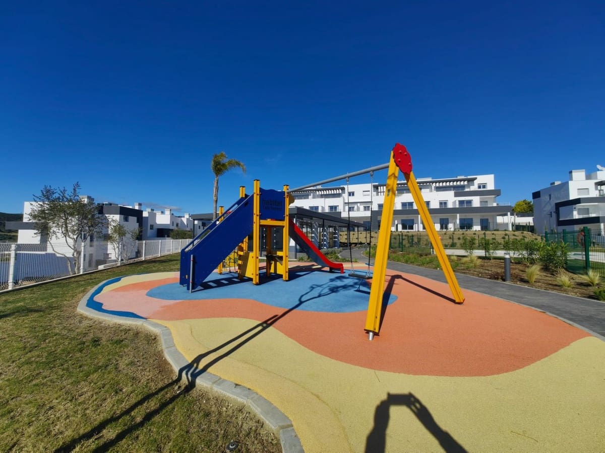 2 sovrum Takvåning till salu i Estepona med pool garage - 545 000 € (Ref: 9691504)