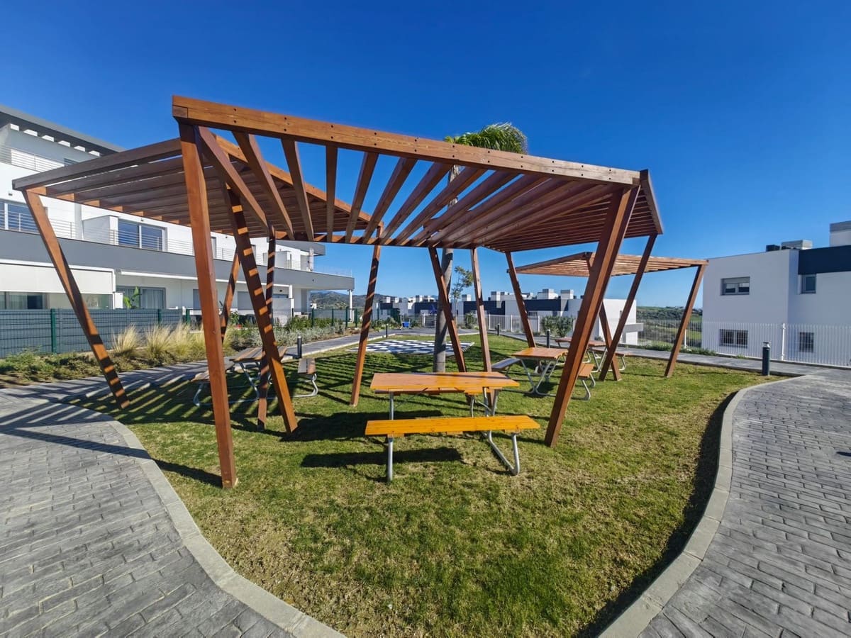 2 sovrum Takvåning till salu i Estepona med pool garage - 545 000 € (Ref: 9691504)