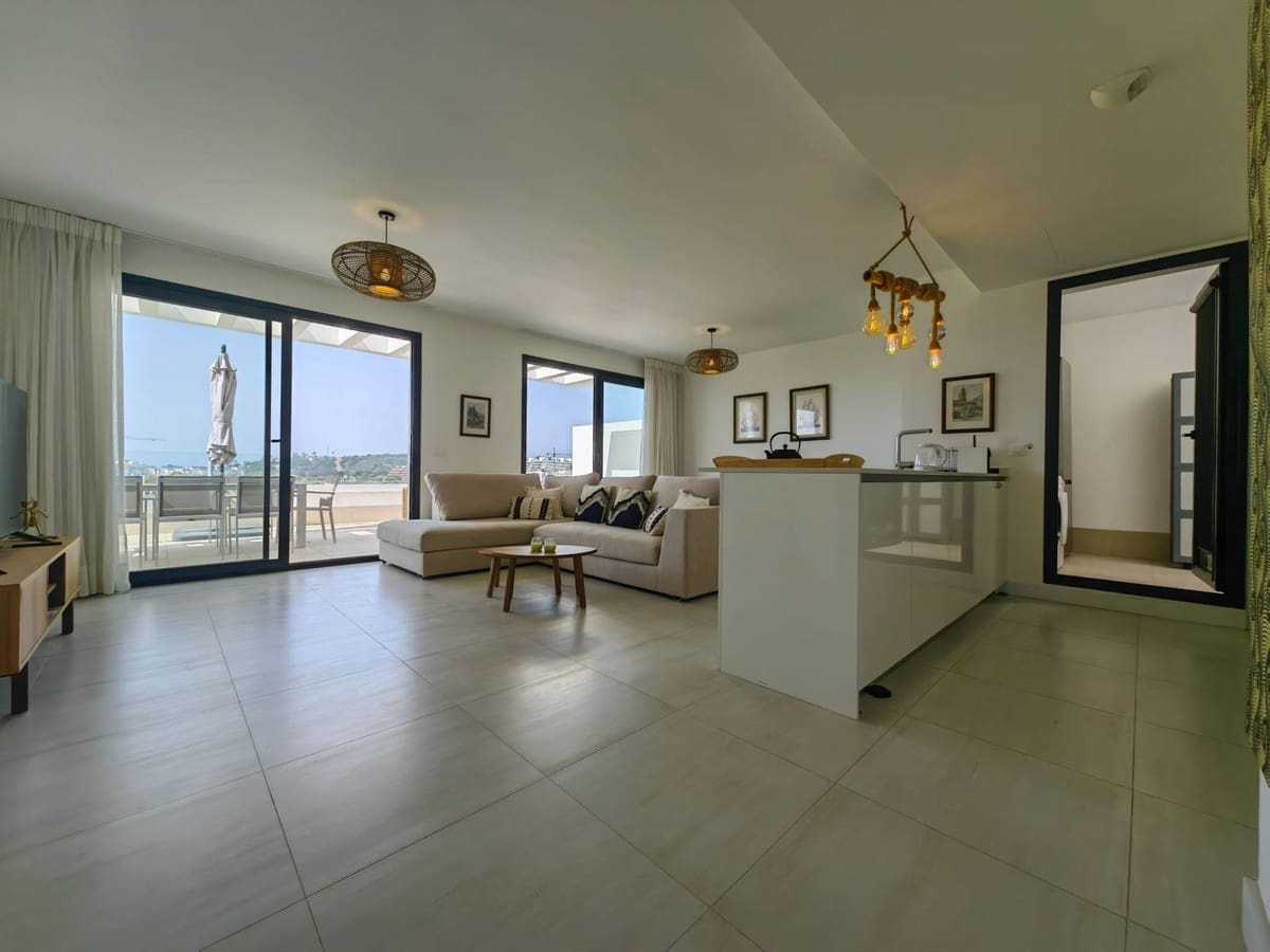 3 bedroom Penthouse for sale in Estepona with pool garage - € 630,000 (Ref: 9691571)