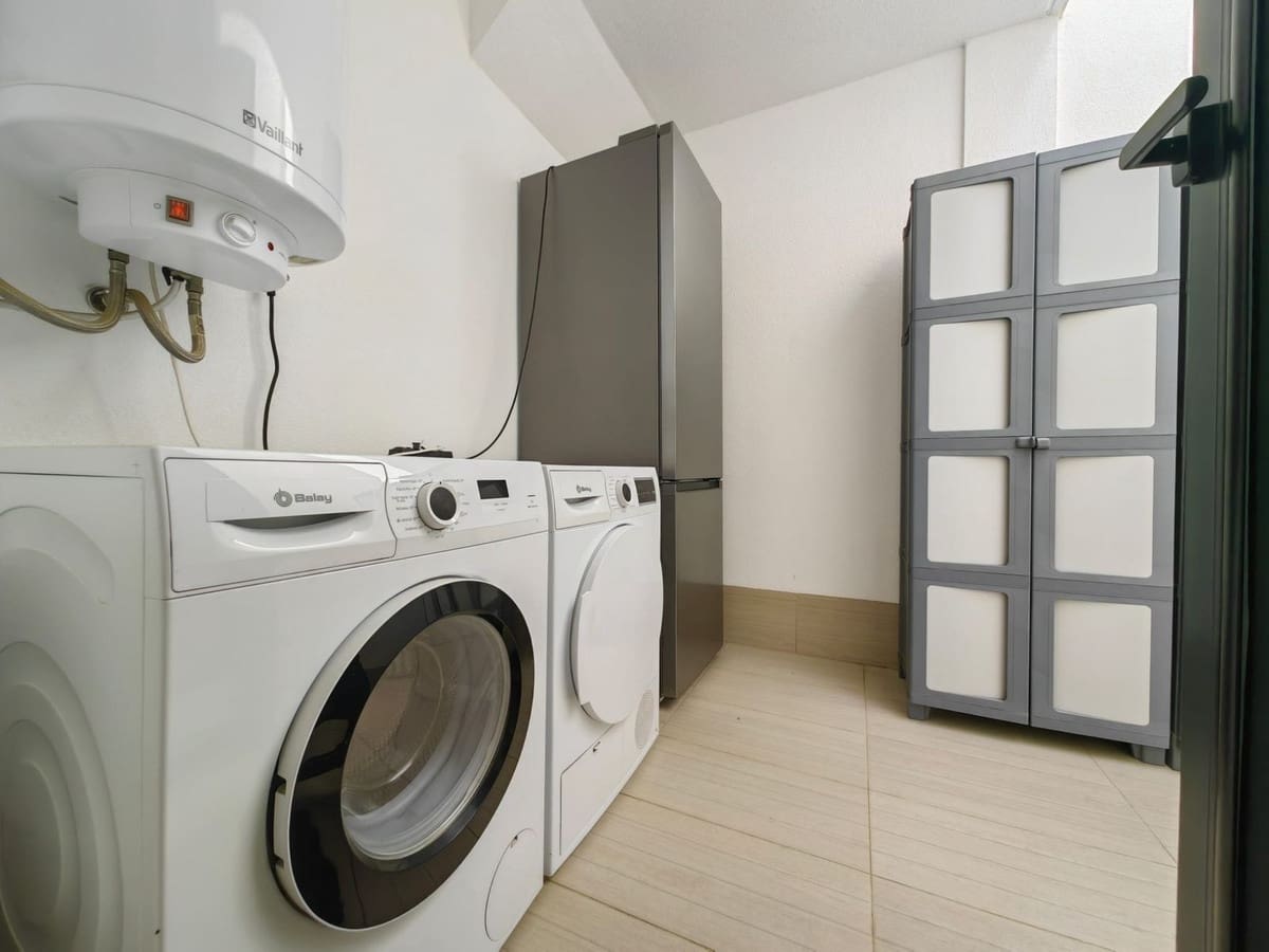 3 bedroom Penthouse for sale in Estepona with pool garage - € 630,000 (Ref: 9691571)