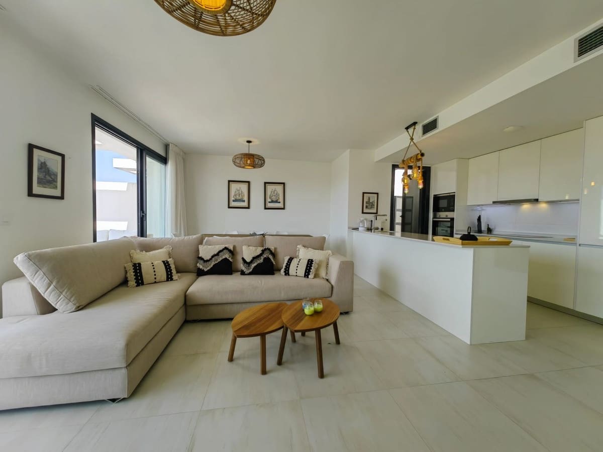 3 bedroom Penthouse for sale in Estepona with pool garage - € 630,000 (Ref: 9691571)