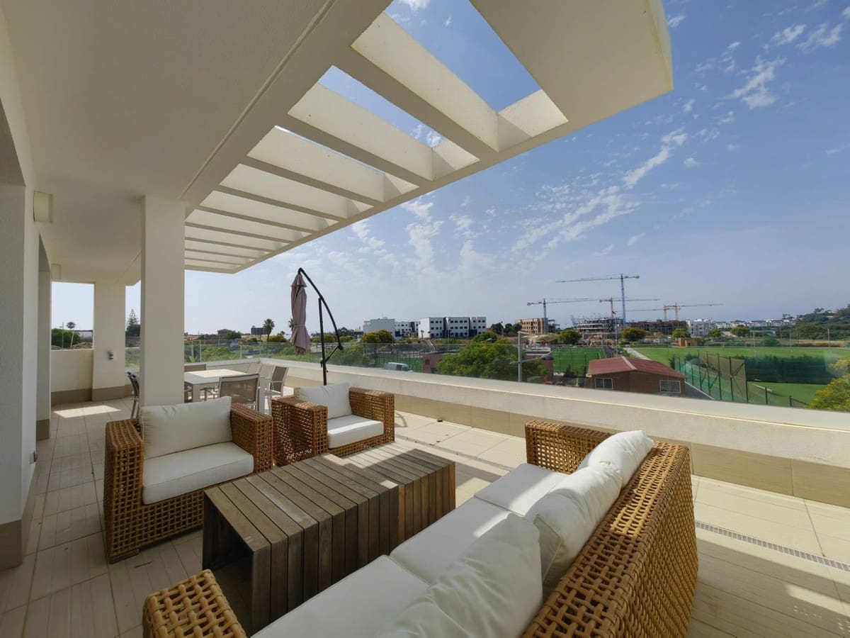 3 bedroom Penthouse for sale in Estepona with pool garage - € 630,000 (Ref: 9691571)