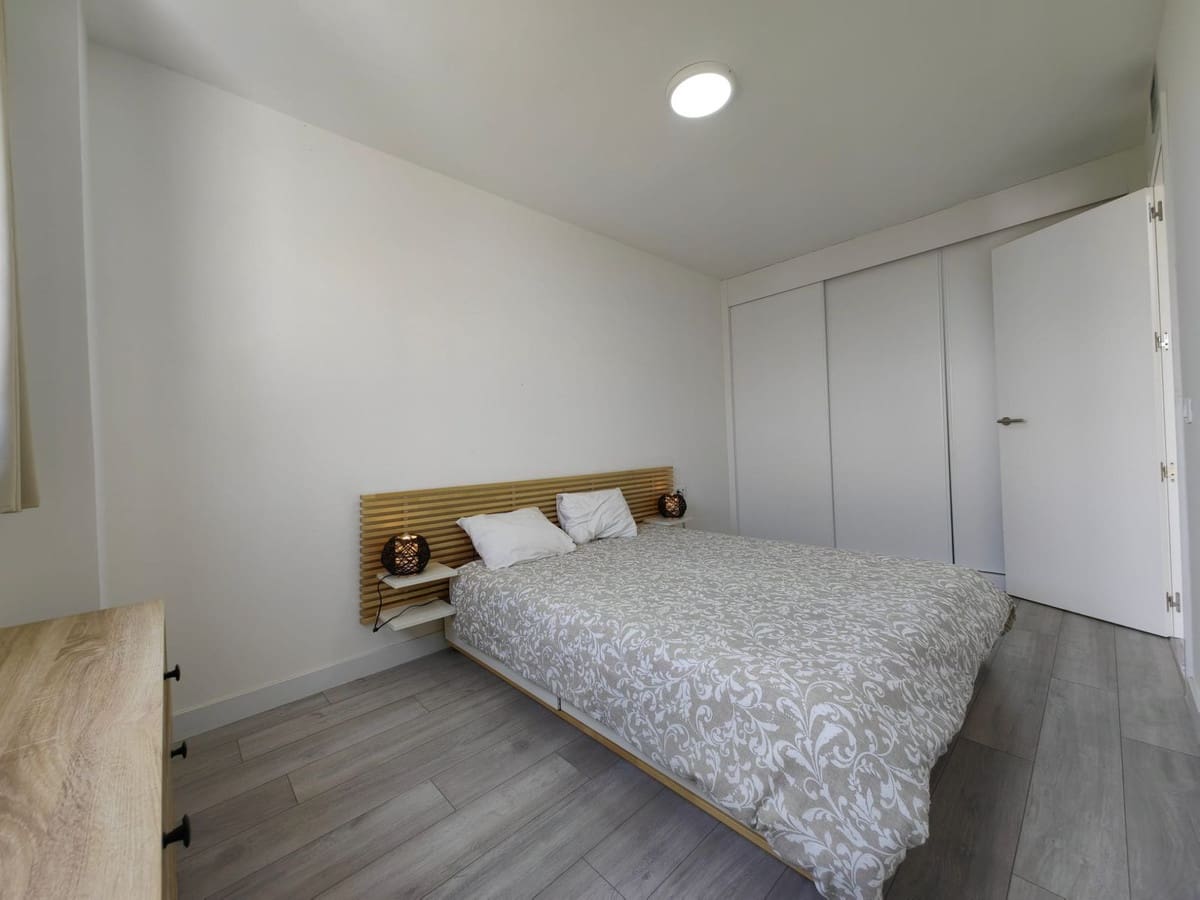 3 bedroom Penthouse for sale in Estepona with pool garage - € 630,000 (Ref: 9691571)