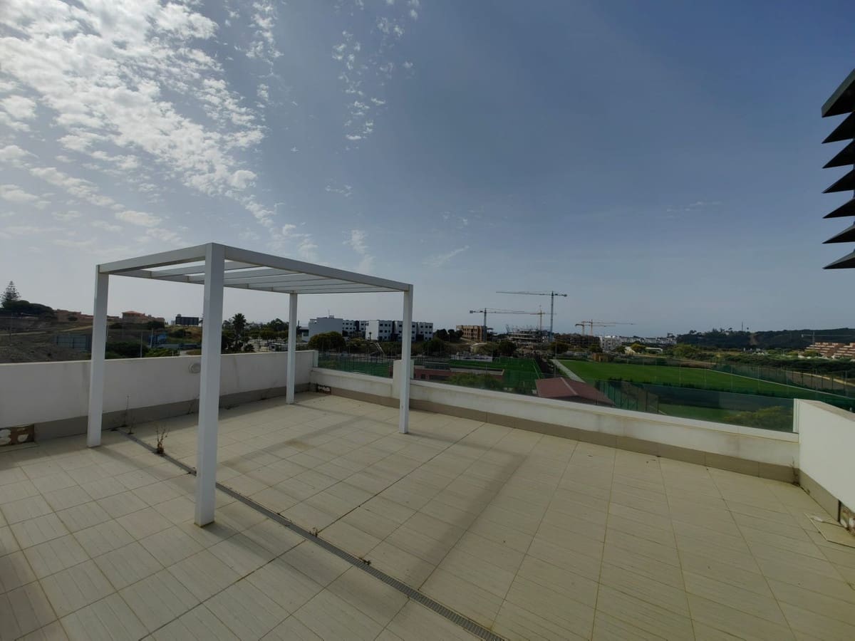 3 bedroom Penthouse for sale in Estepona with pool garage - € 630,000 (Ref: 9691571)