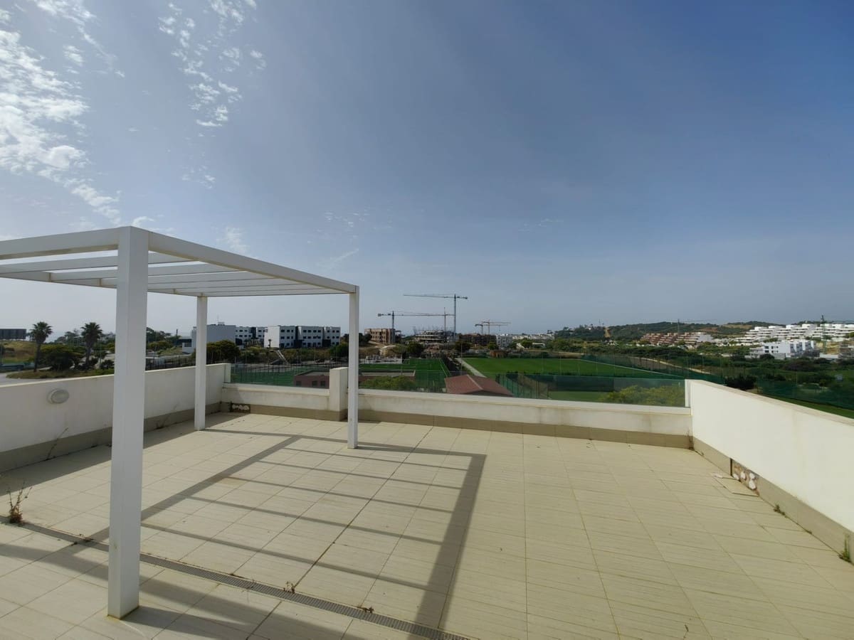 3 bedroom Penthouse for sale in Estepona with pool garage - € 630,000 (Ref: 9691571)