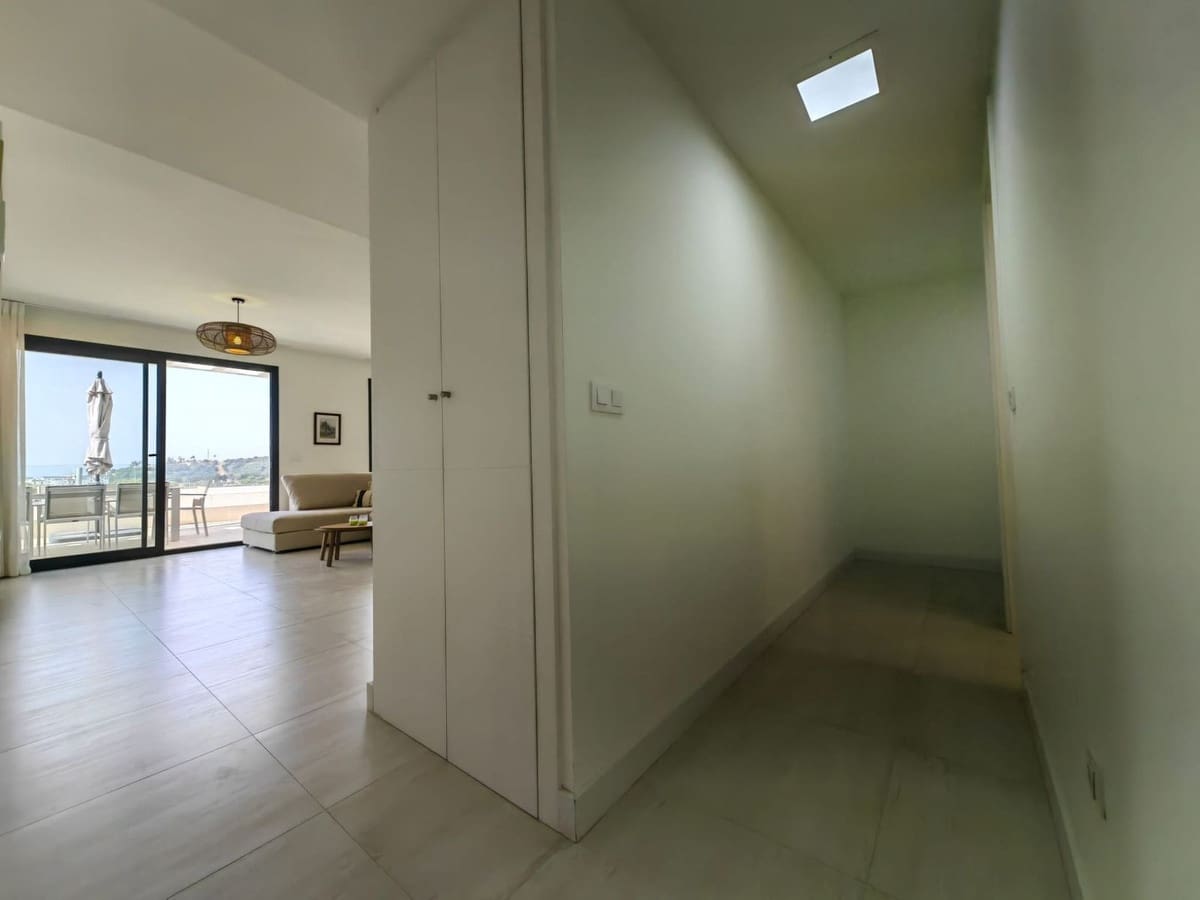 3 bedroom Penthouse for sale in Estepona with pool garage - € 630,000 (Ref: 9691571)
