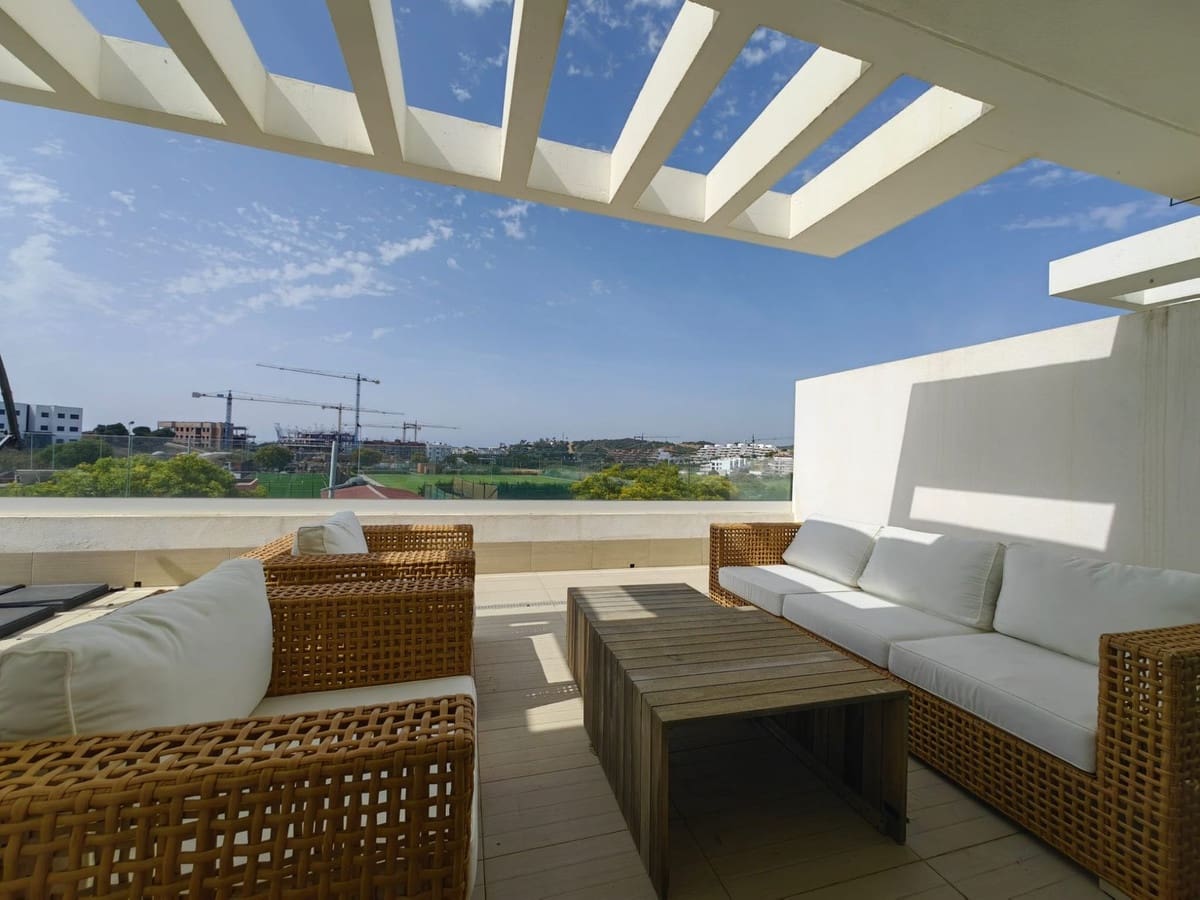 3 bedroom Penthouse for sale in Estepona with pool garage - € 630,000 (Ref: 9691571)