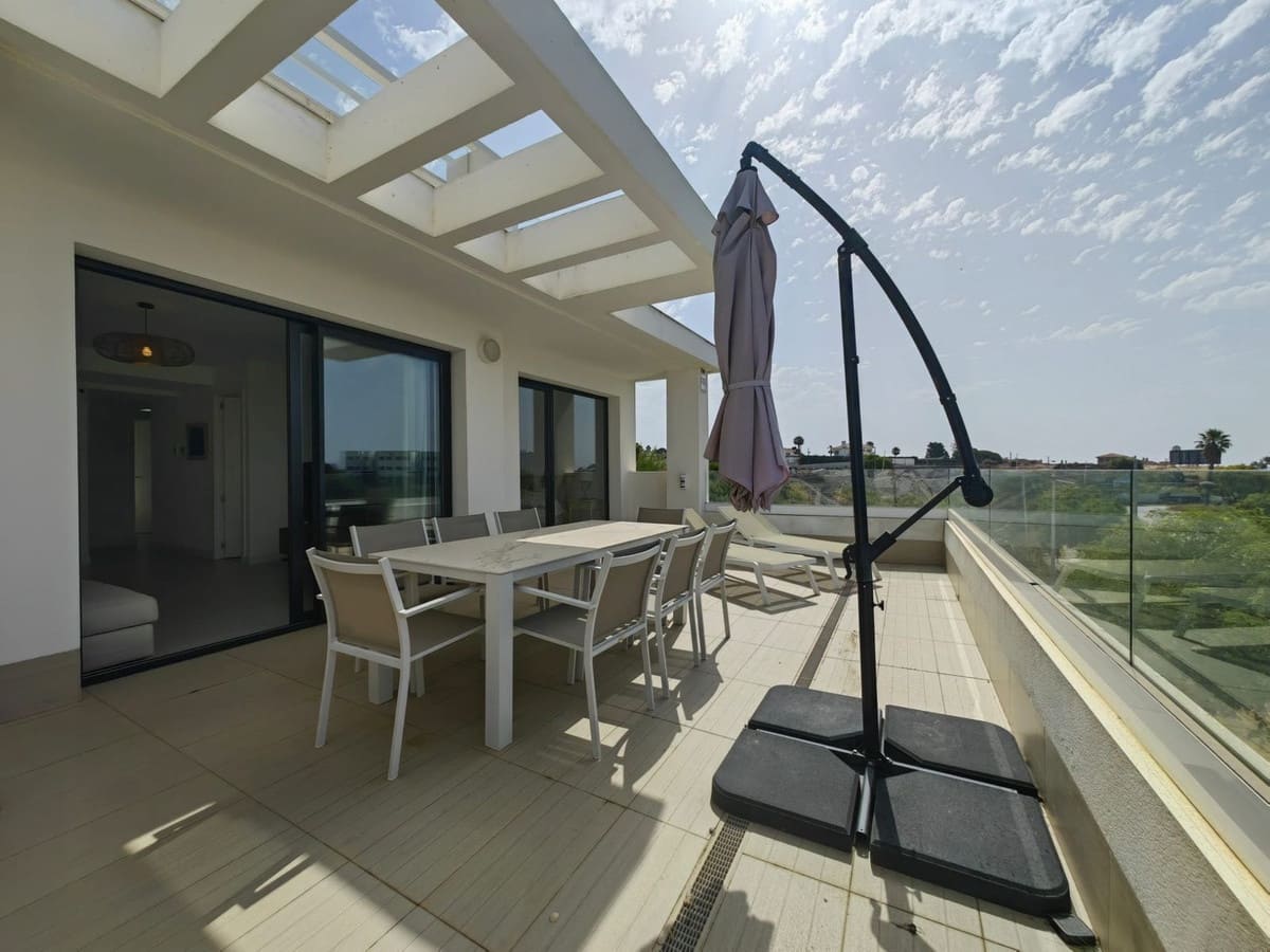 3 bedroom Penthouse for sale in Estepona with pool garage - € 630,000 (Ref: 9691571)