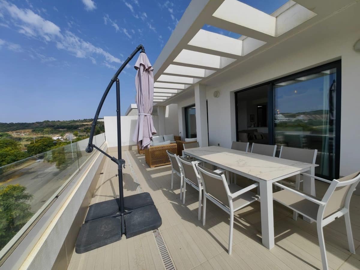 3 bedroom Penthouse for sale in Estepona with pool garage - € 630,000 (Ref: 9691571)