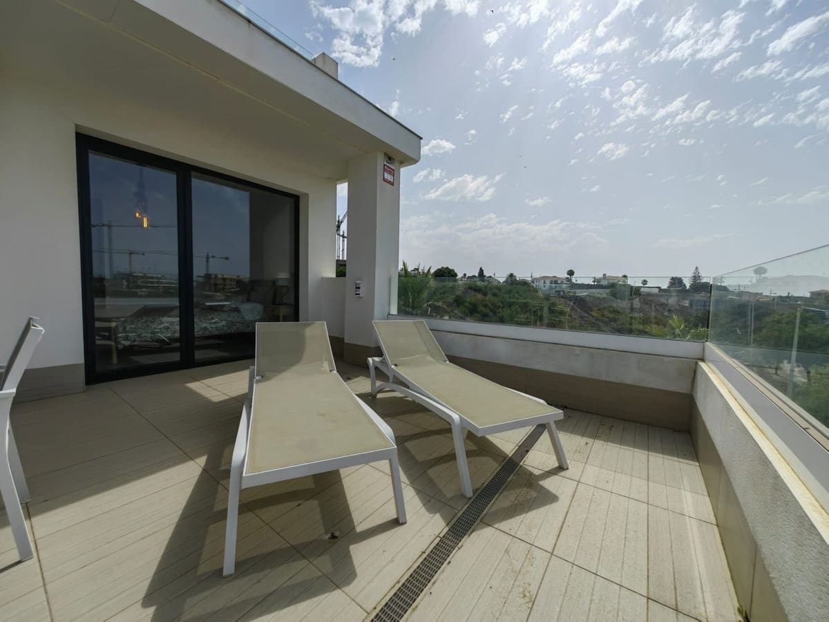 3 bedroom Penthouse for sale in Estepona with pool garage - € 630,000 (Ref: 9691571)