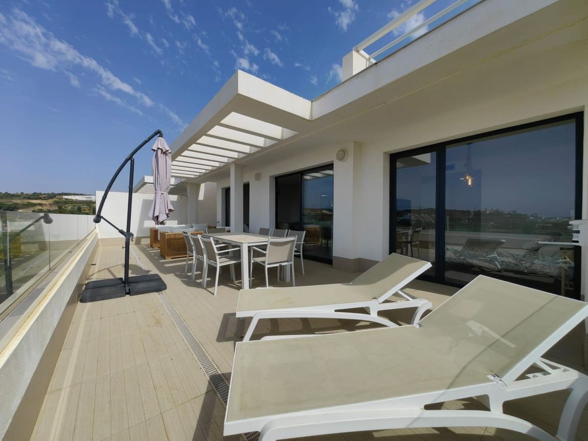 3 bedroom Penthouse for sale in Estepona with pool garage - € 630,000 (Ref: 9691571)