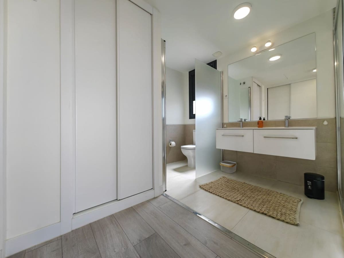 3 bedroom Penthouse for sale in Estepona with pool garage - € 630,000 (Ref: 9691571)