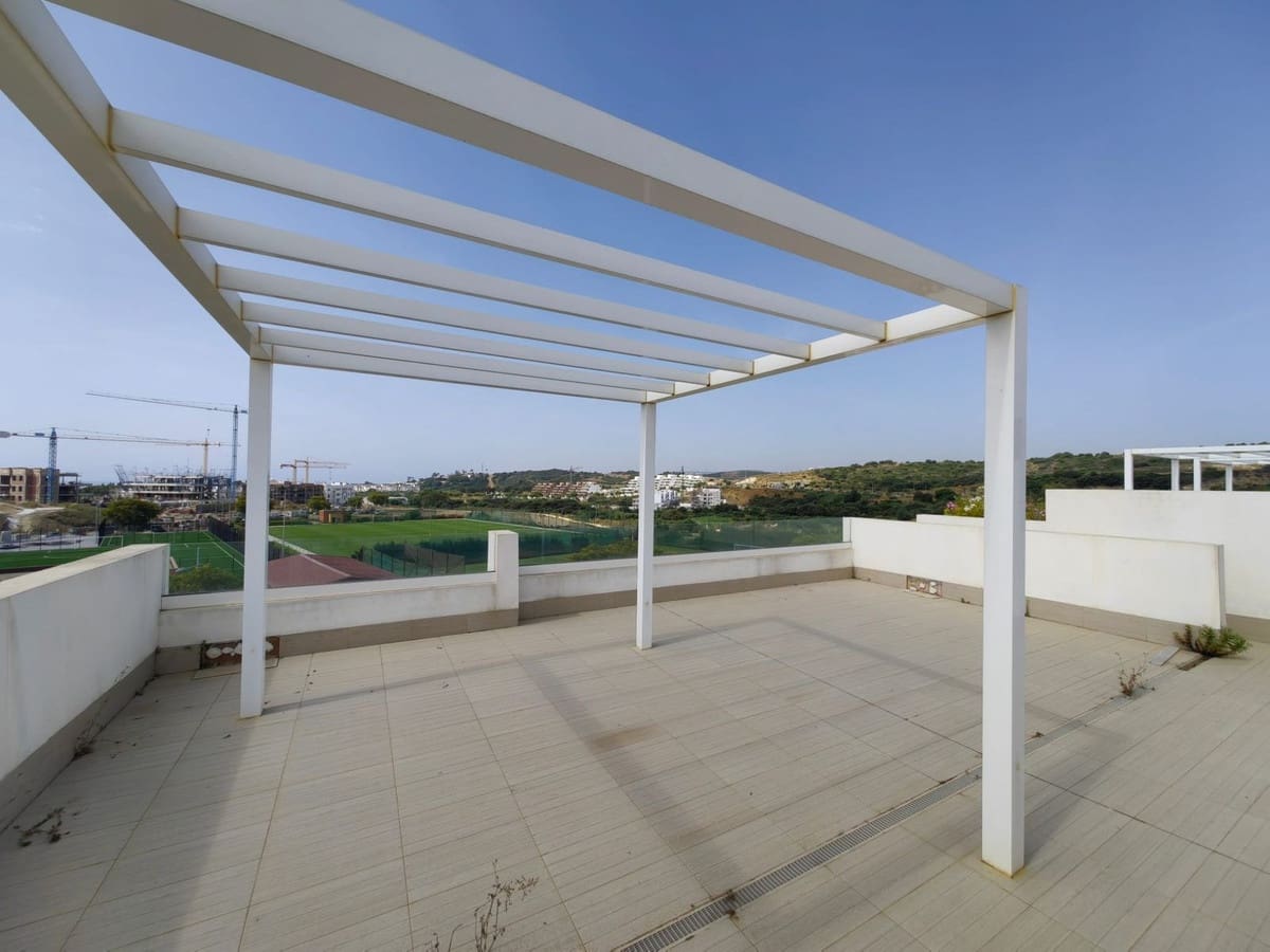 3 bedroom Penthouse for sale in Estepona with pool garage - € 630,000 (Ref: 9691571)