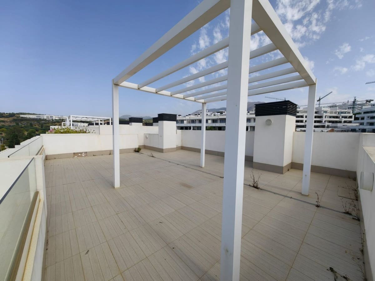 3 bedroom Penthouse for sale in Estepona with pool garage - € 630,000 (Ref: 9691571)