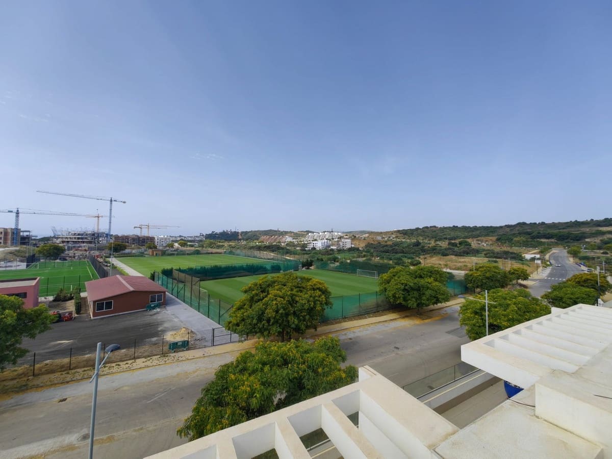 3 bedroom Penthouse for sale in Estepona with pool garage - € 630,000 (Ref: 9691571)