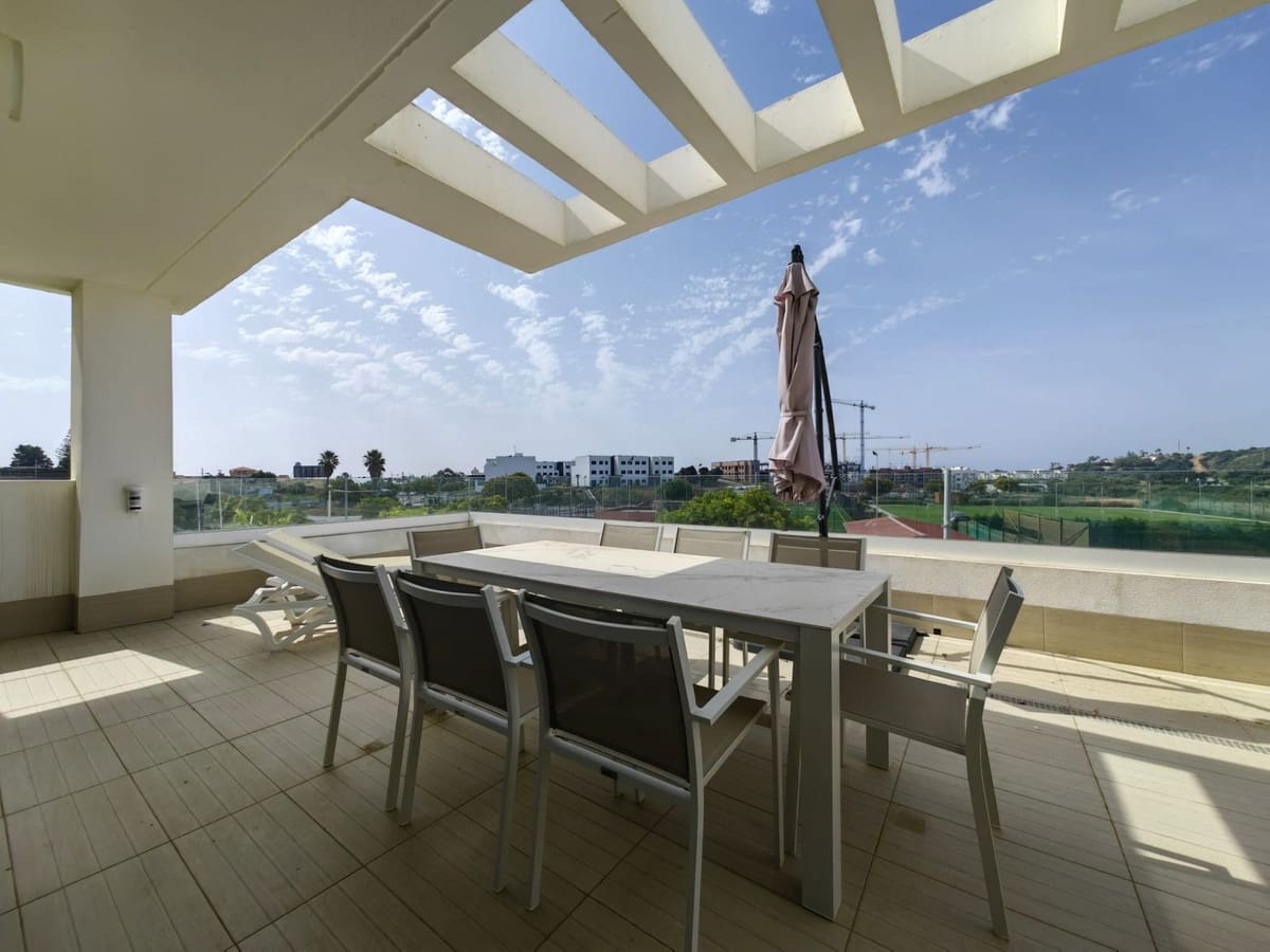 3 bedroom Penthouse for sale in Estepona with pool garage - € 630,000 (Ref: 9691571)