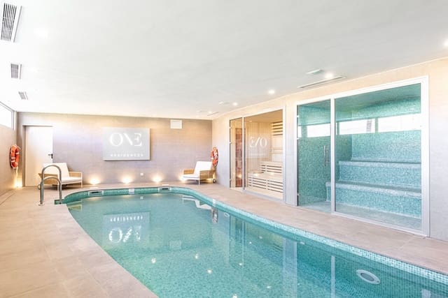 Ático de 2 habitaciones en La Cala de Mijas, Mijas en venta con piscina garaje - 895.000 € (Ref: 9691572)