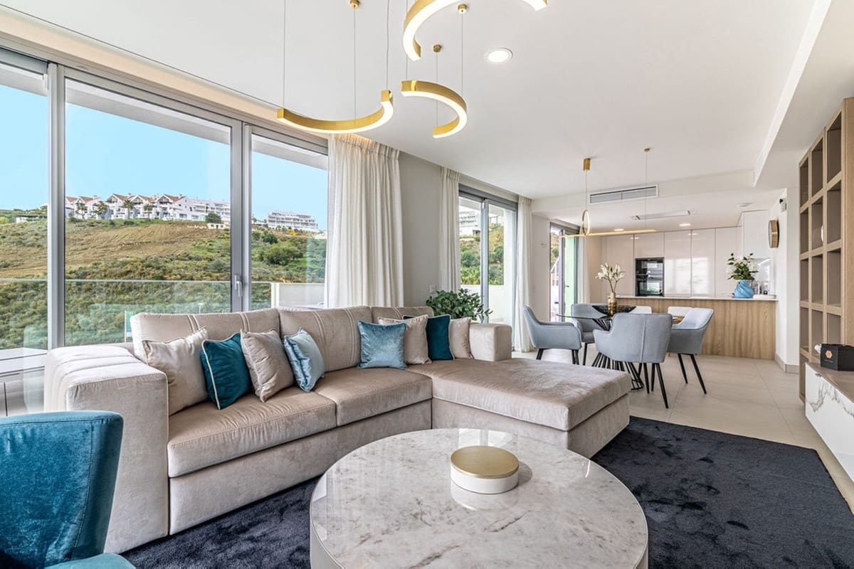 Ático de 2 habitaciones en La Cala de Mijas en venta con piscina garaje - 895.000 € (Ref: 9691572)