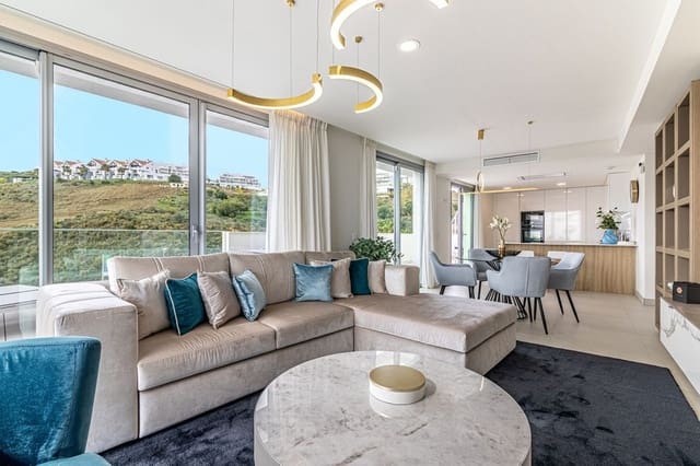 Ático de 2 habitaciones en La Cala de Mijas, Mijas en venta con piscina garaje - 895.000 € (Ref: 9691572)