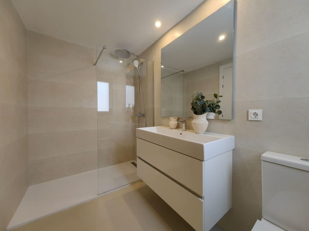 4 bedroom Apartment for sale in Estepona with pool garage - € 950,000 (Ref: 9691577)