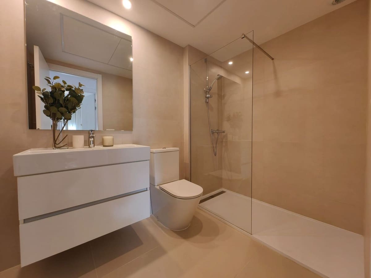 4 bedroom Apartment for sale in Estepona with pool garage - € 950,000 (Ref: 9691577)