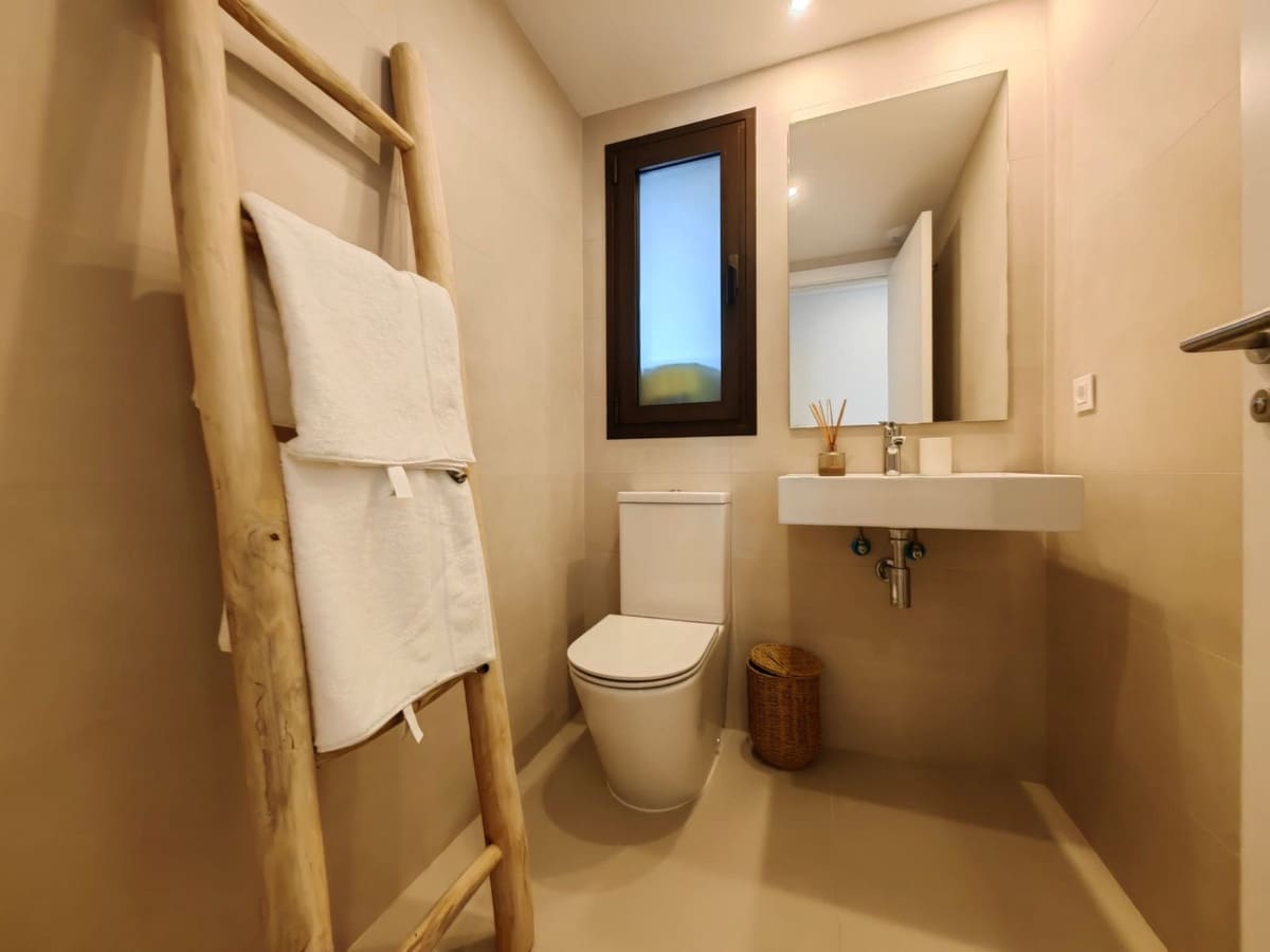 4 bedroom Apartment for sale in Estepona with pool garage - € 950,000 (Ref: 9691577)