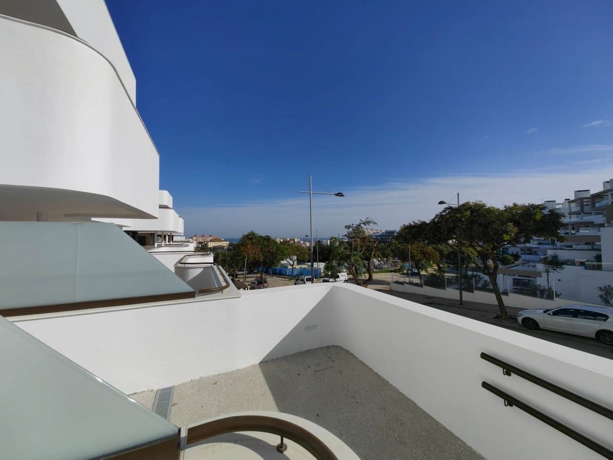 4 bedroom Apartment for sale in Estepona with pool garage - € 950,000 (Ref: 9691577)