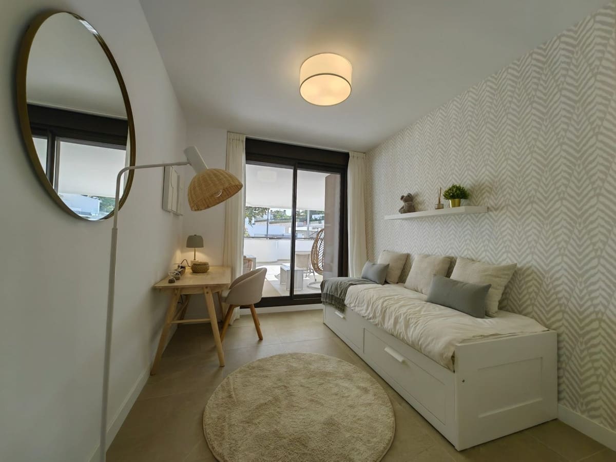 4 bedroom Apartment for sale in Estepona with pool garage - € 950,000 (Ref: 9691577)