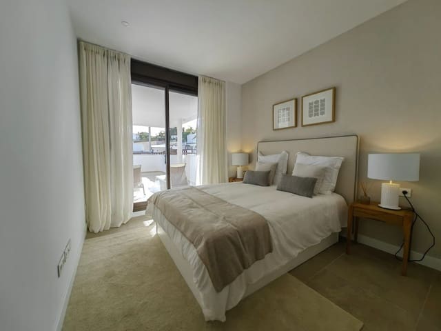 4 bedroom Apartment for sale in Estepona with pool garage - € 950,000 (Ref: 9691577)