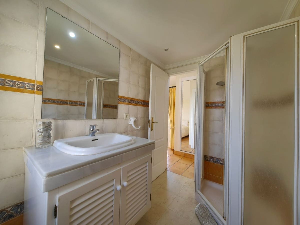 3 soverom Villa til salgs i Estepona med svømmebasseng garasje - € 1 200 000 (Ref: 9691586)