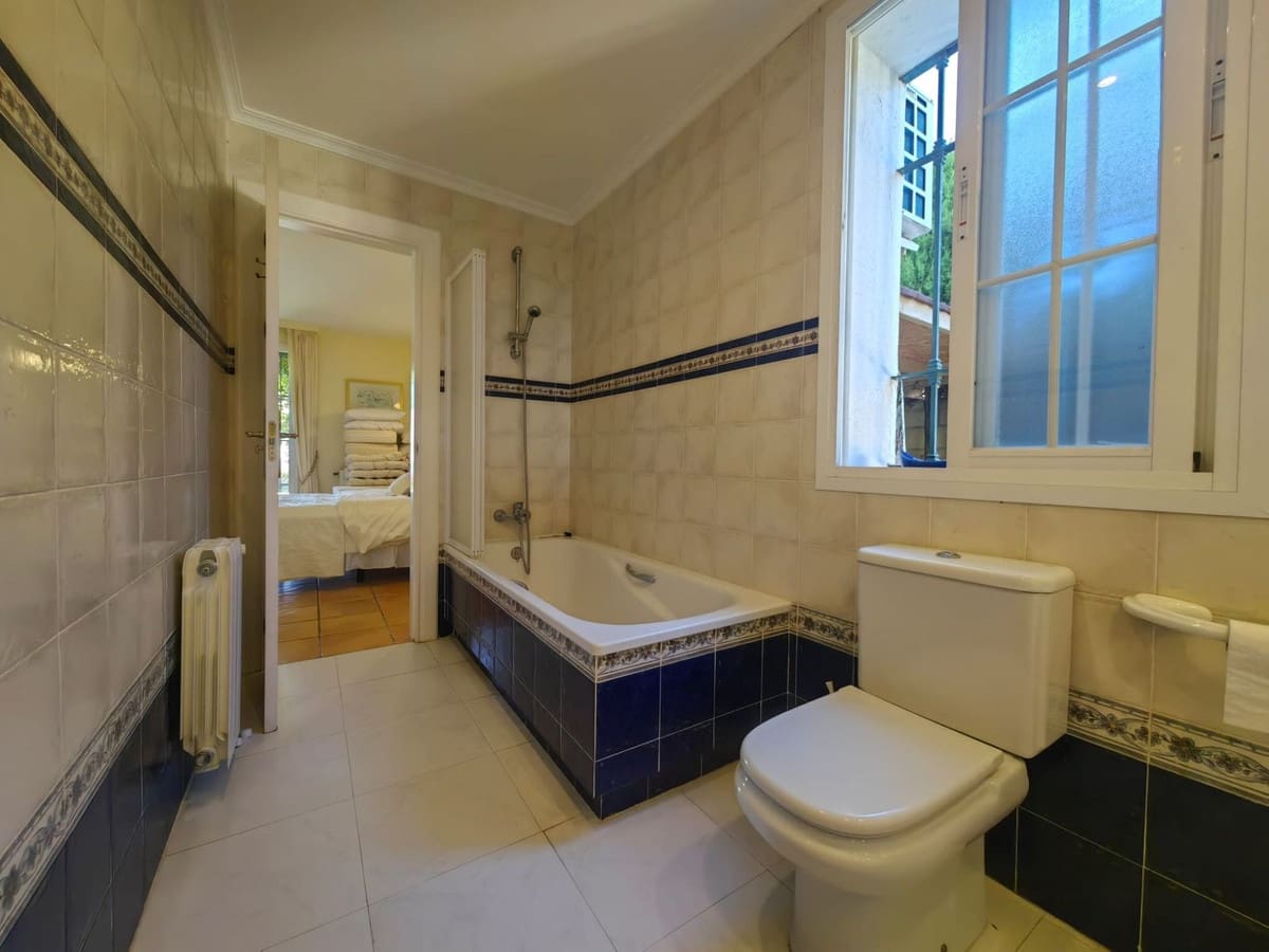 3 soverom Villa til salgs i Estepona med svømmebasseng garasje - € 1 200 000 (Ref: 9691586)