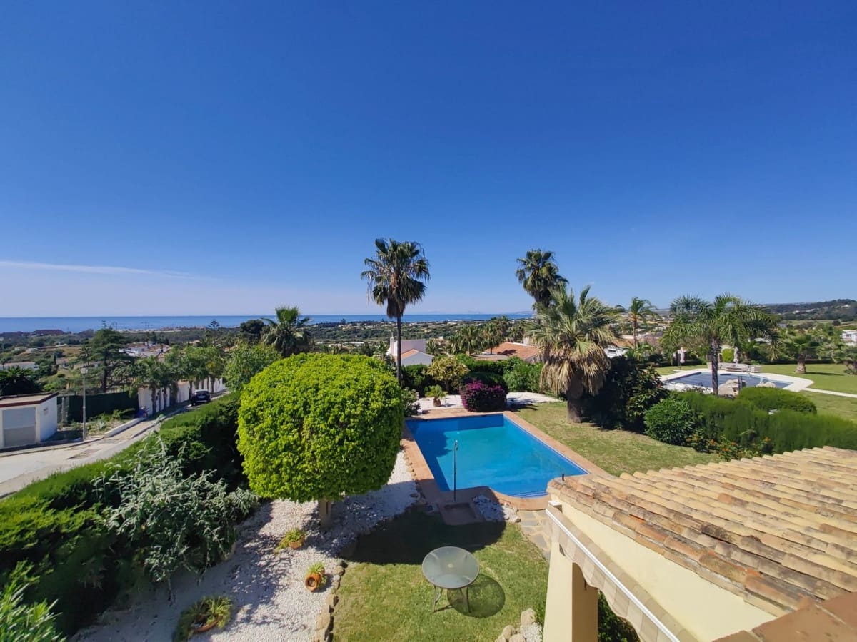 3 soverom Villa til salgs i Estepona med svømmebasseng garasje - € 1 200 000 (Ref: 9691586)