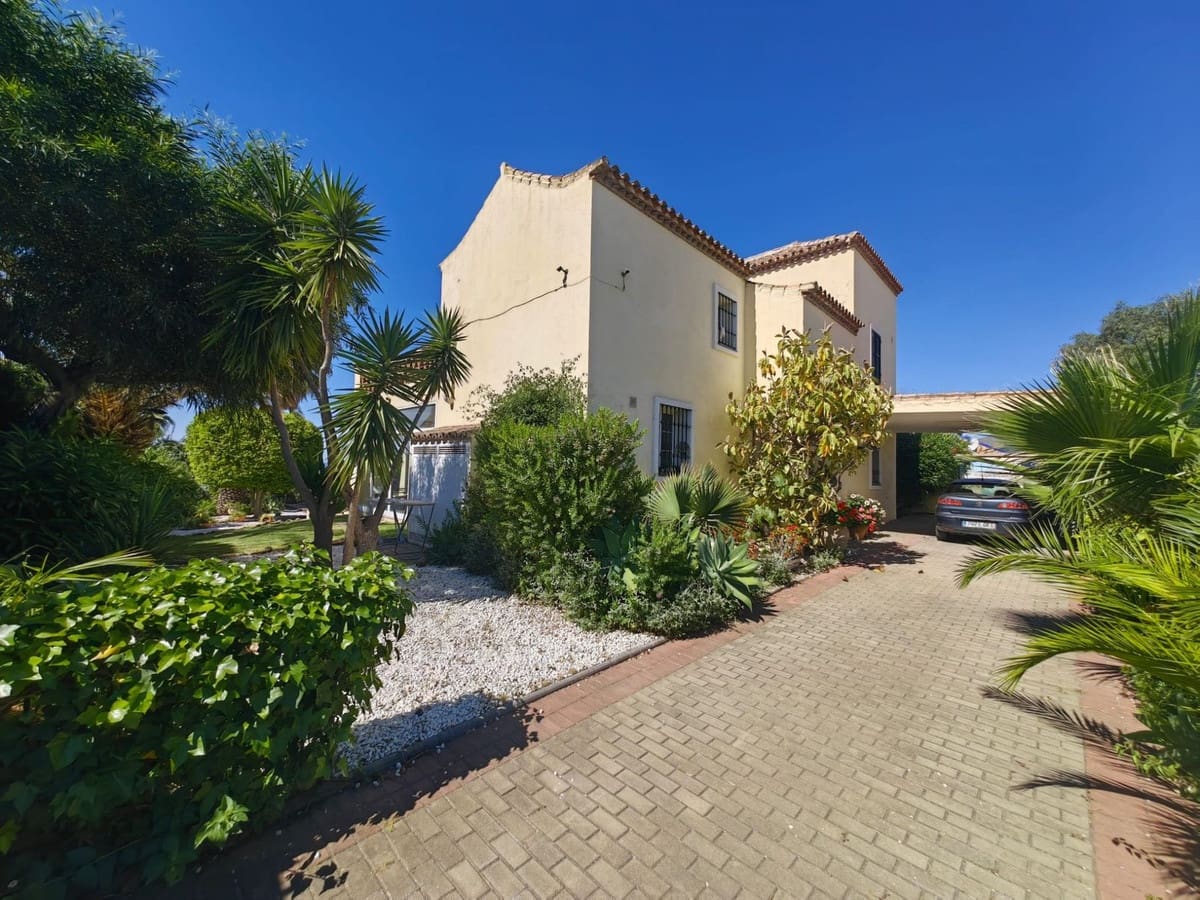 3 soverom Villa til salgs i Estepona med svømmebasseng garasje - € 1 200 000 (Ref: 9691586)