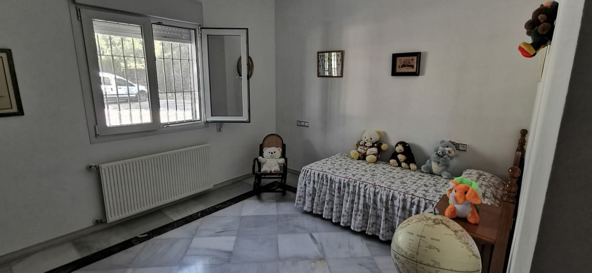 5 quarto Moradia para venda em Estepona com piscina garagem - 2 600 000 € (Ref: 9691590)