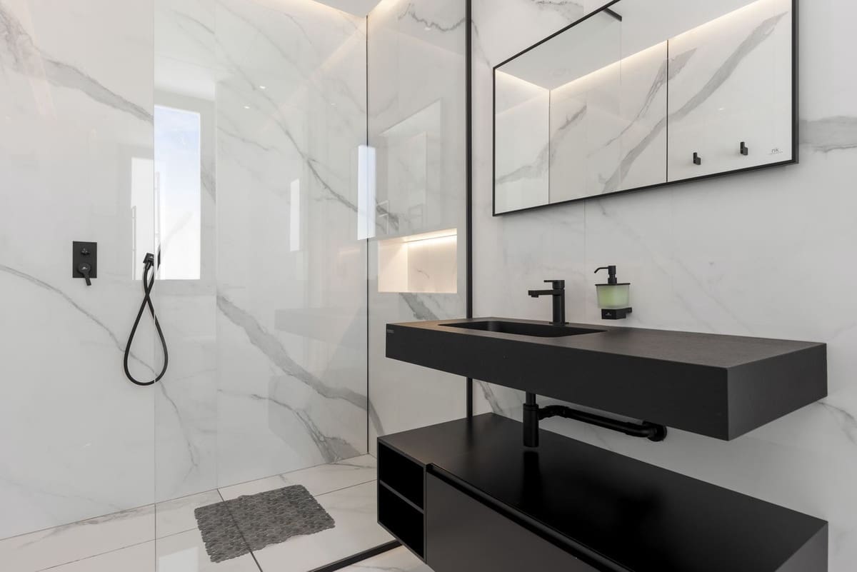 6 Zimmer Villa zu verkaufen in El Paraiso mit Pool Garage - 1.158.000 € (Ref: 9691592)