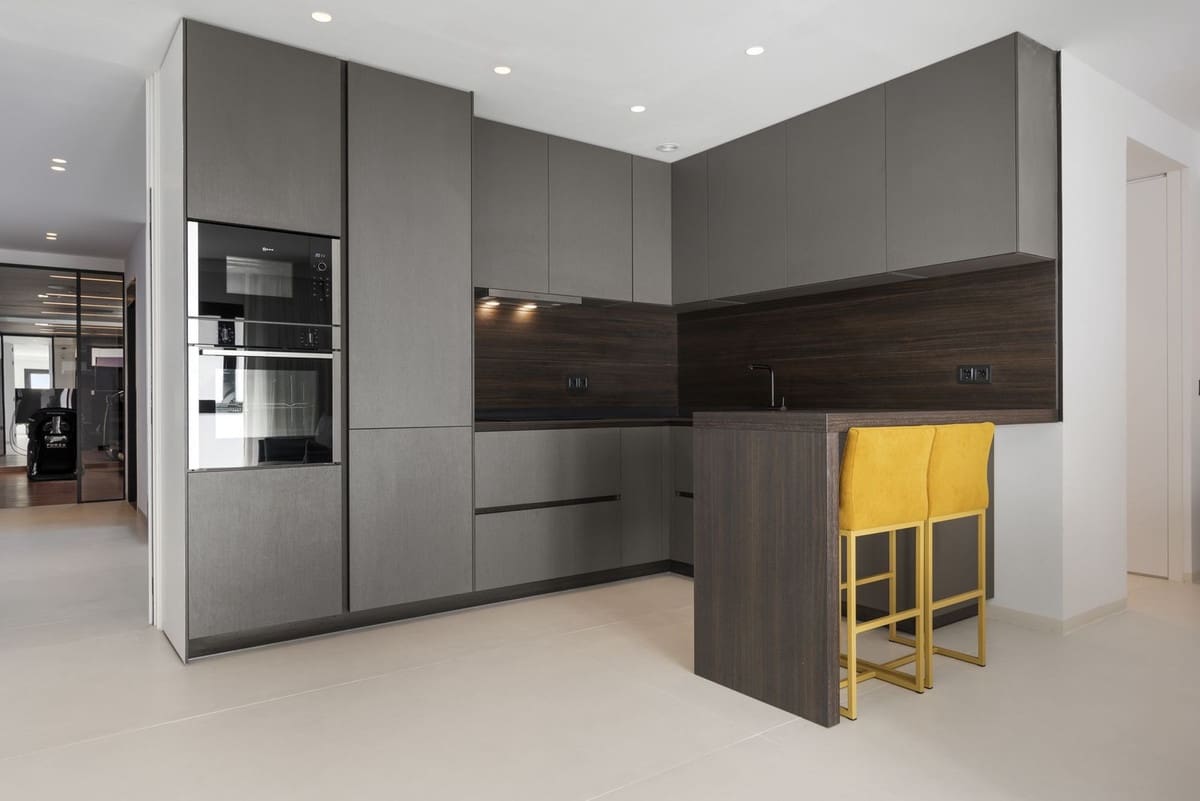 6 Zimmer Villa zu verkaufen in El Paraiso mit Pool Garage - 1.158.000 € (Ref: 9691592)