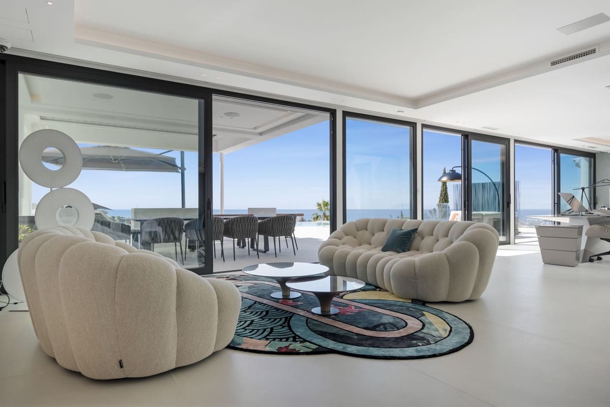 6 Zimmer Villa zu verkaufen in El Paraiso mit Pool Garage - 1.158.000 € (Ref: 9691592)