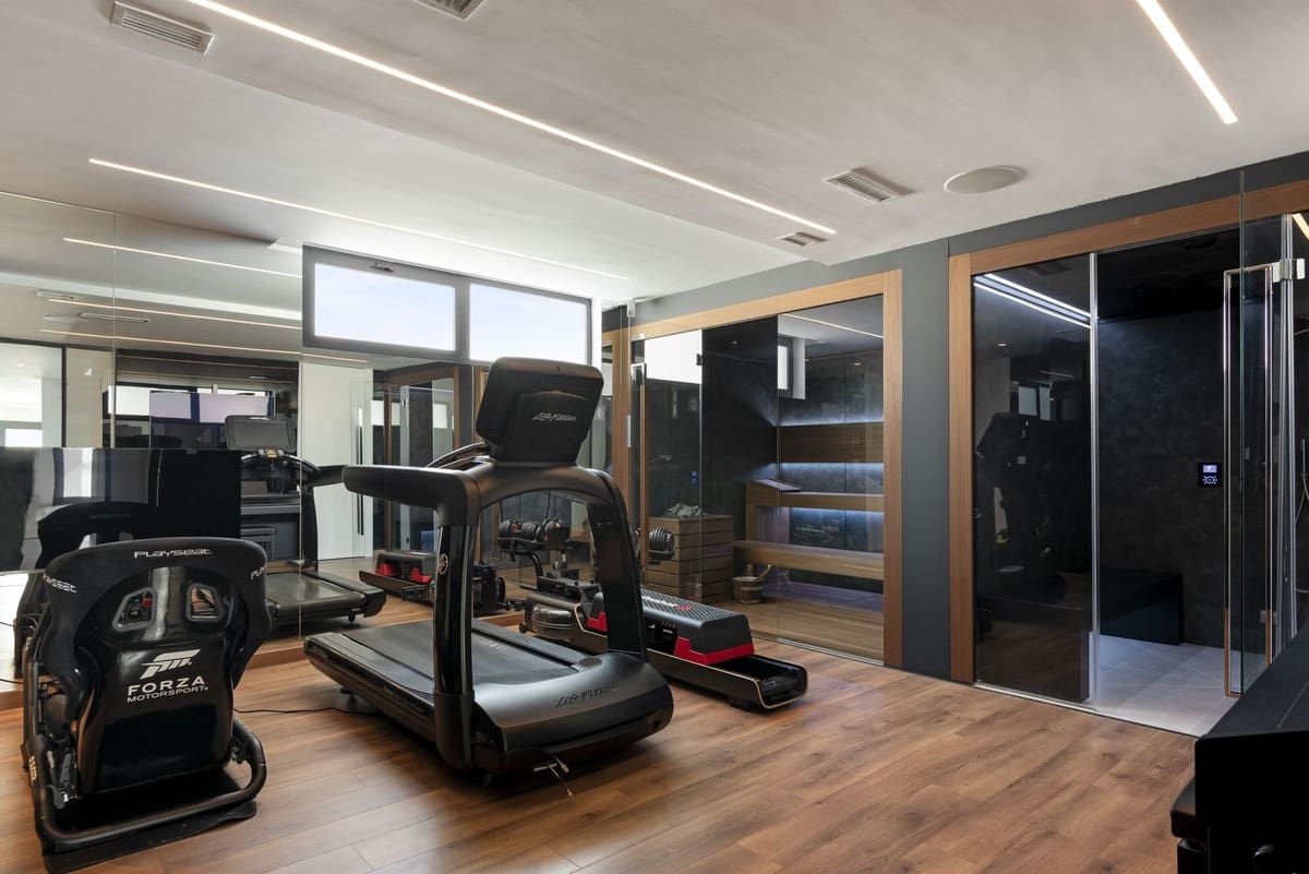 6 Zimmer Villa zu verkaufen in El Paraiso mit Pool Garage - 1.158.000 € (Ref: 9691592)