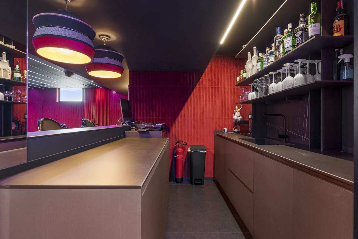 6 Zimmer Villa zu verkaufen in El Paraiso mit Pool Garage - 1.158.000 € (Ref: 9691592)