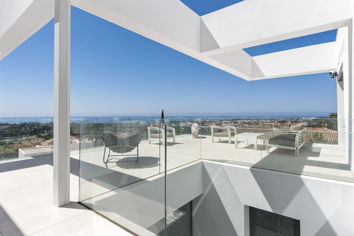 6 Zimmer Villa zu verkaufen in El Paraiso mit Pool Garage - 1.158.000 € (Ref: 9691592)