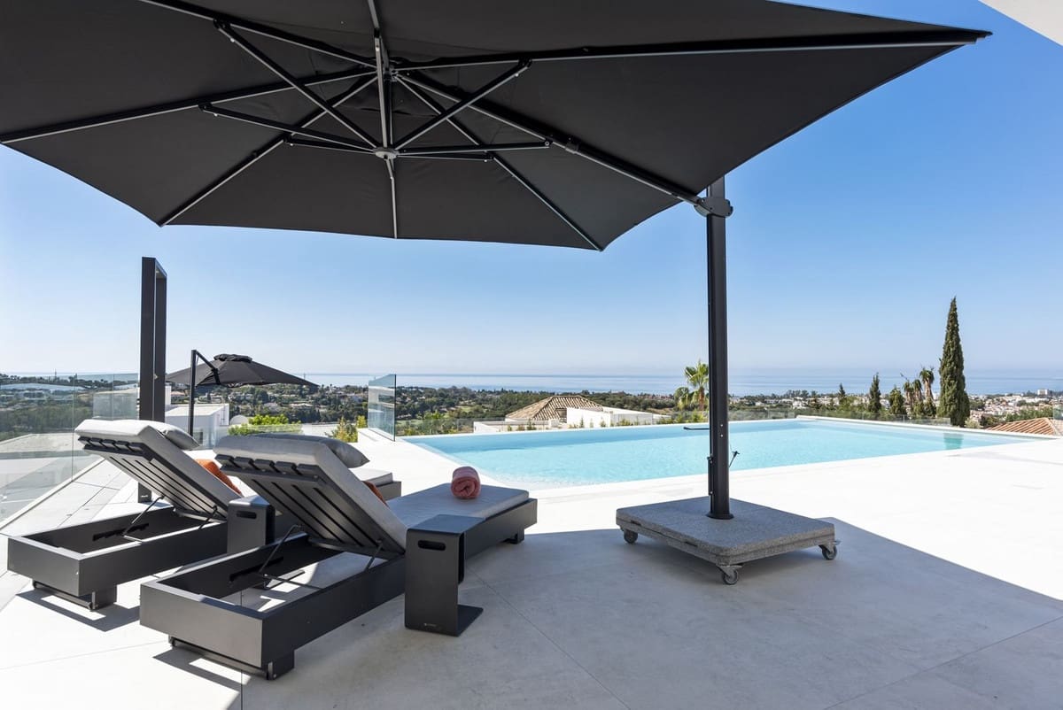 6 Zimmer Villa zu verkaufen in El Paraiso mit Pool Garage - 1.158.000 € (Ref: 9691592)