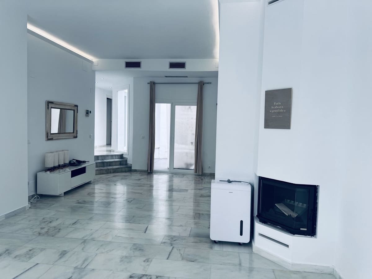 3 sypialnia Apartament na sprzedaż w Marbella z basenem - 780 000 € (Ref: 9691594)