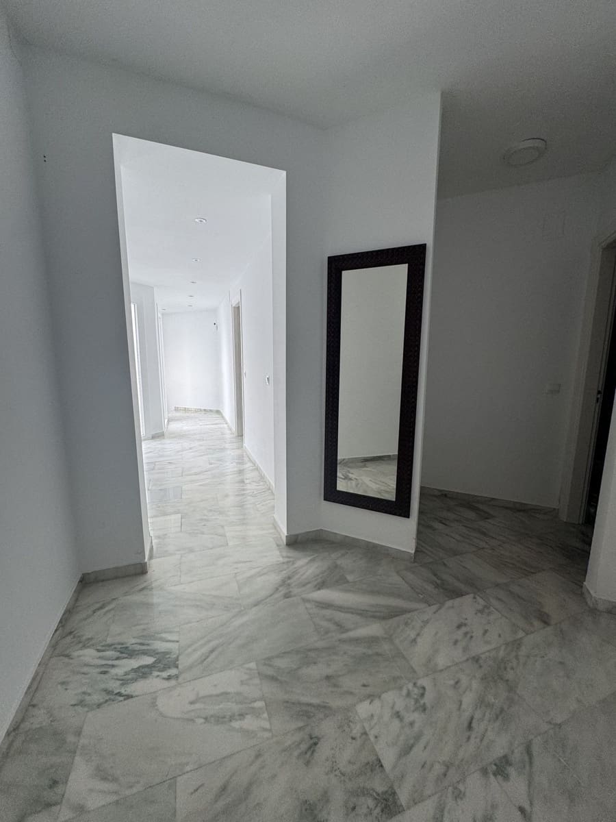 3 sypialnia Apartament na sprzedaż w Marbella z basenem - 780 000 € (Ref: 9691594)